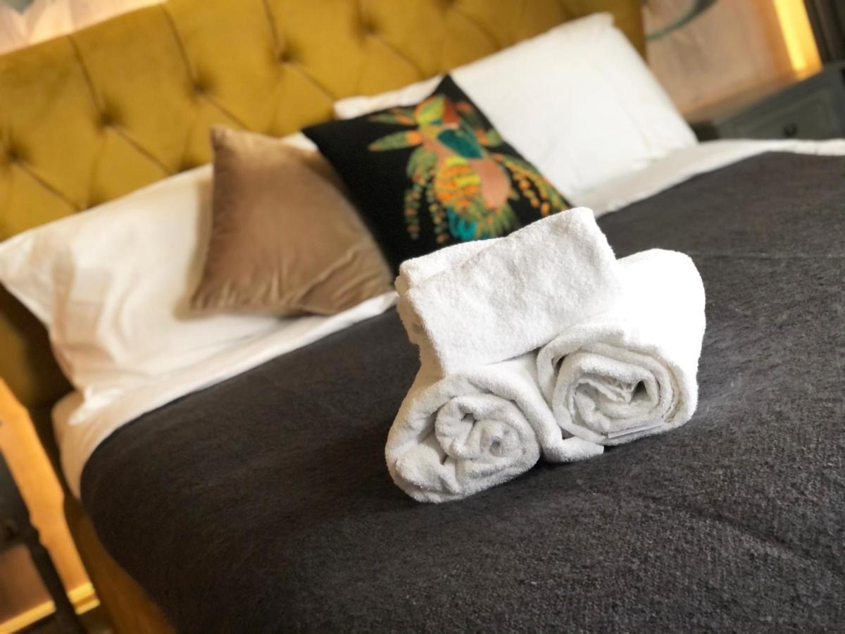 Bed and Breakfast The Hive At Poppi-Red Hawkshead Esterno foto