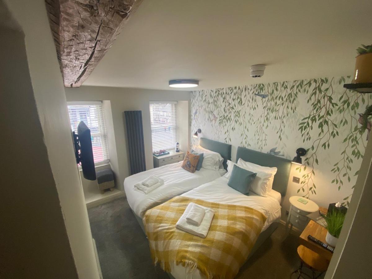 Bed and Breakfast The Hive At Poppi-Red Hawkshead Esterno foto