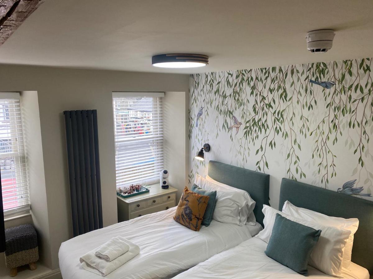 Bed and Breakfast The Hive At Poppi-Red Hawkshead Esterno foto